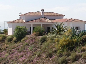  Pleasant Villa in Arenas with jacuzzi  Аренас